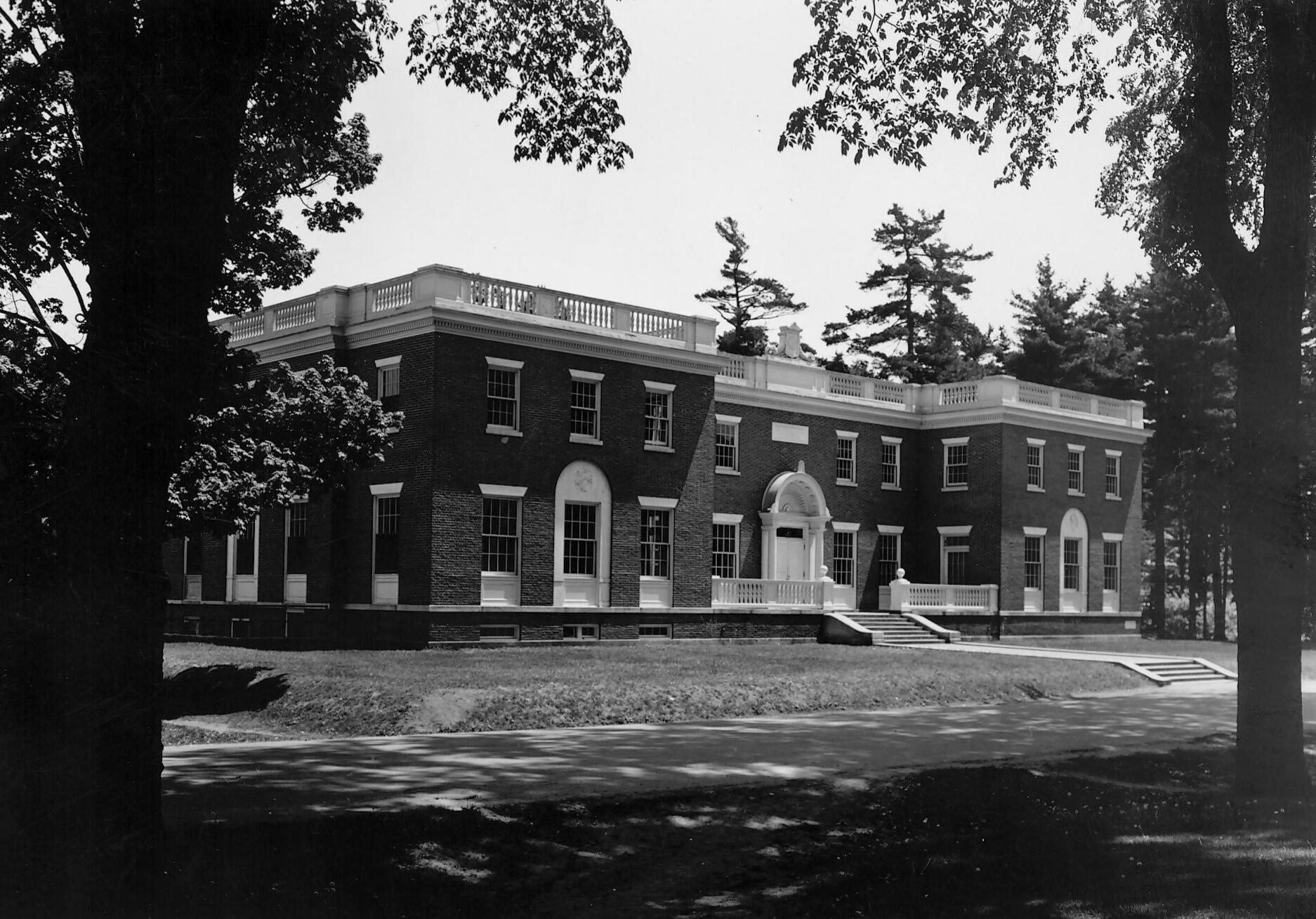 Moulton Union Exterior, 1951. WBOR (formerly WBOA) resided on the 2nd floor in the northwest corner of the building.